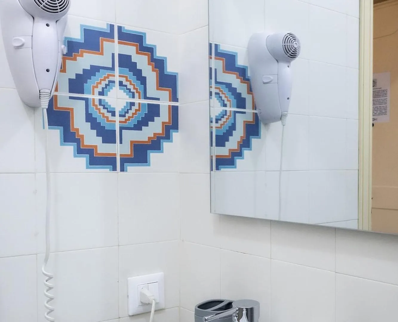 Mansueto Ashur Mondello Apartment